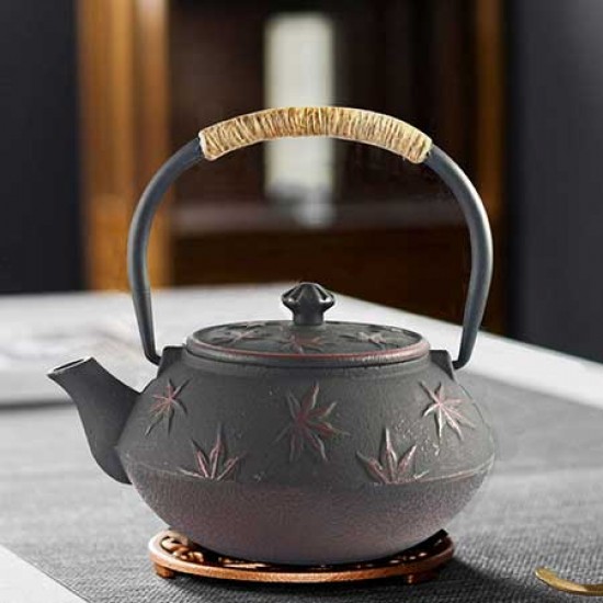 Red Maple Leaf Cast Iron Teapot 800ml/27oz